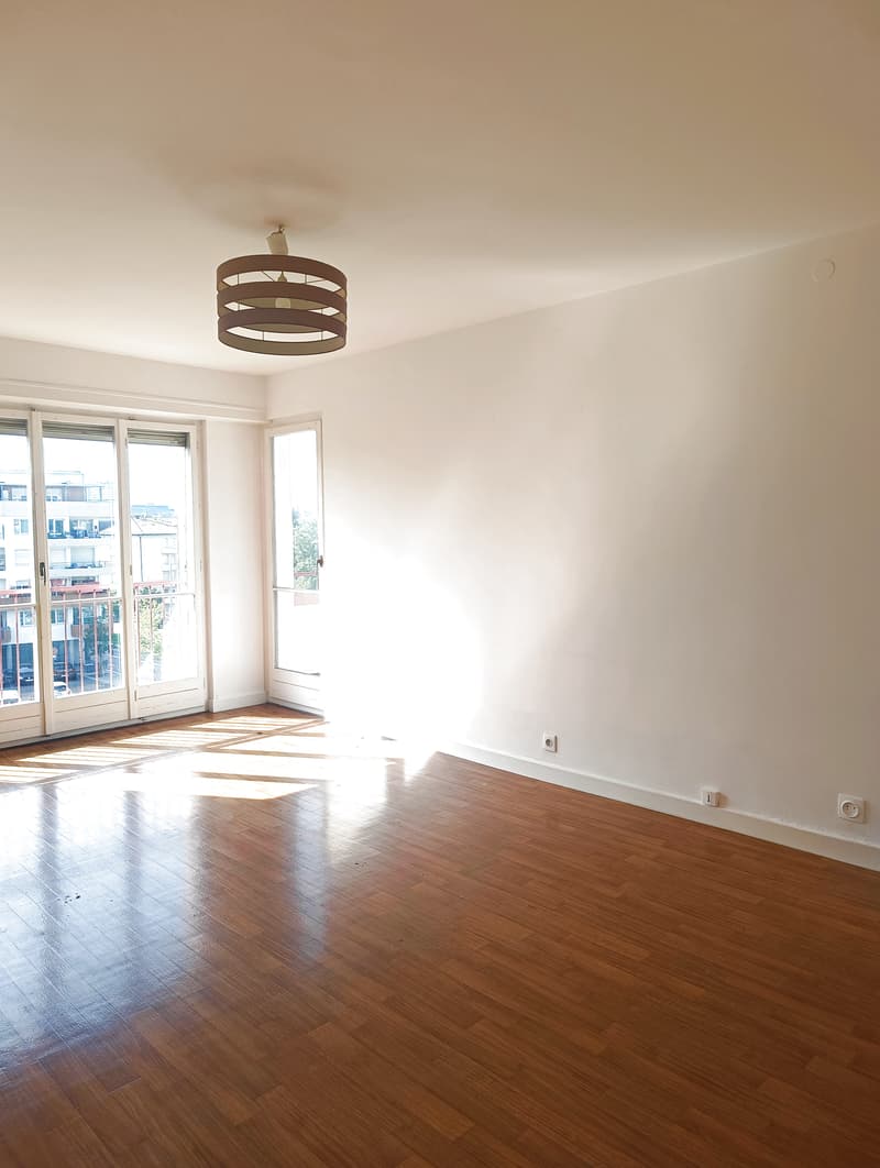Moëllesulaz   Appartement T2 rénové 50 m² avec balcons et parking (6)