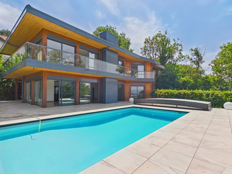 LUCINGES - Maison d'architecte contemporaine de 7 pièces avec piscine. (3)