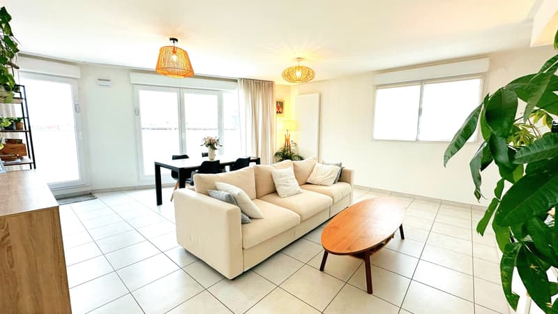 Attique T4 d'exception   Vue panoramique montagnes 92 m² terrasse de 80 m² (7)