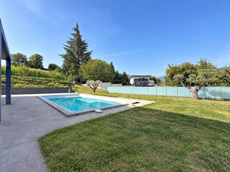 Villa contemporaine avec piscine chauffée (1)
