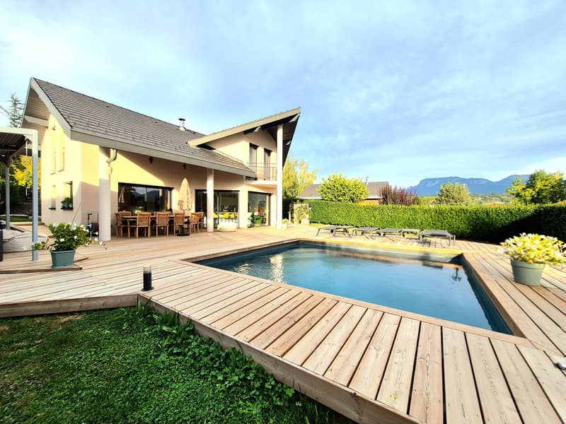 Maison T5 160 m2 d'exception de 160 m2 avec piscine et terrain de 1 200 m2 (1)