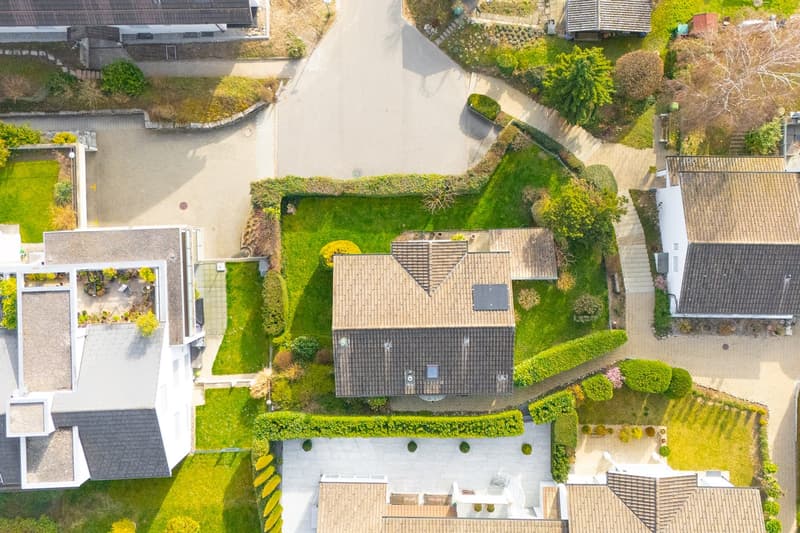 Grosszügiges Einfamilienhaus mit Garten, Sauna und Weitsicht (13)
