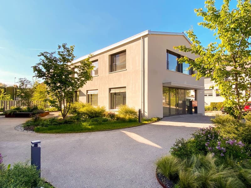 Modern commercial units with versatile potential in the Greater Zurich Area (1)