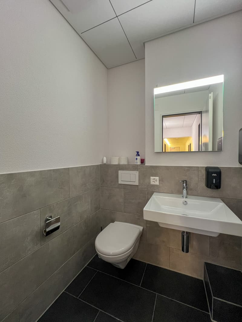 Modern commercial units with versatile potential in the Greater Zurich Area (14)