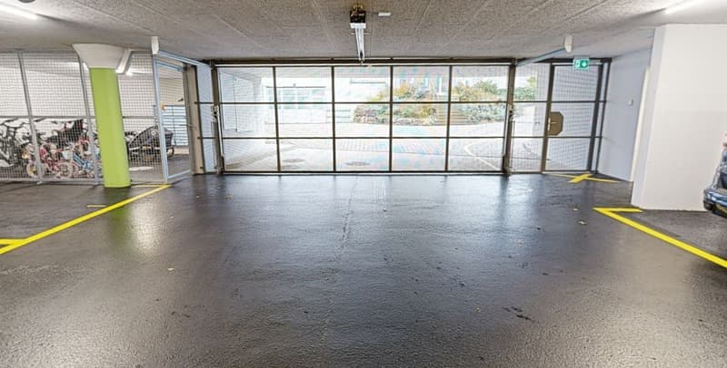 Parking space for rent in a spacious parking hall (3)