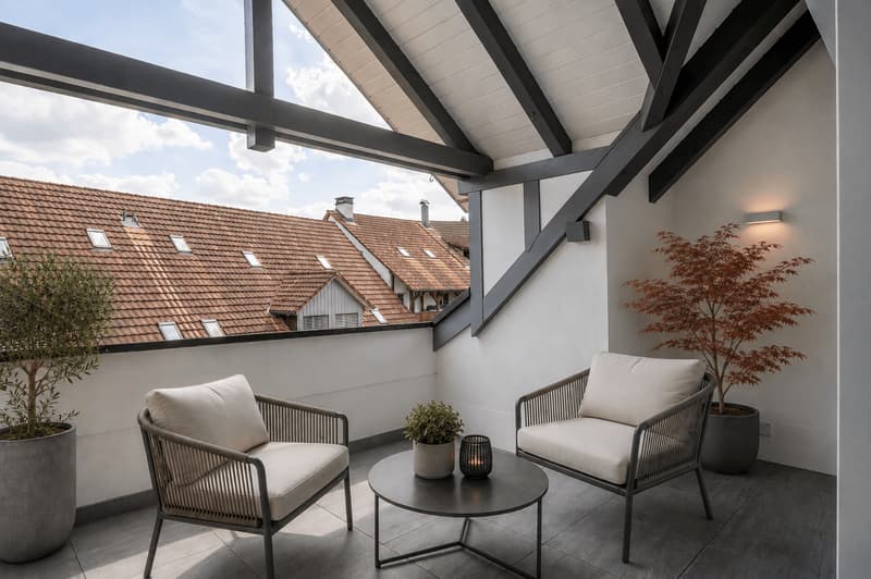 grosser Balkon möbliert
