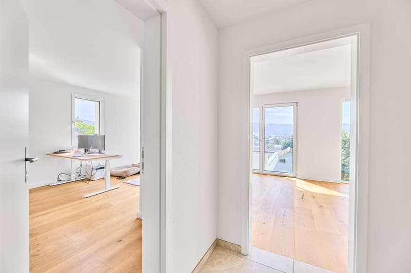 Büro und Schlafzimmer