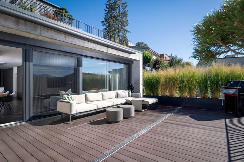 sonnige Terrasse