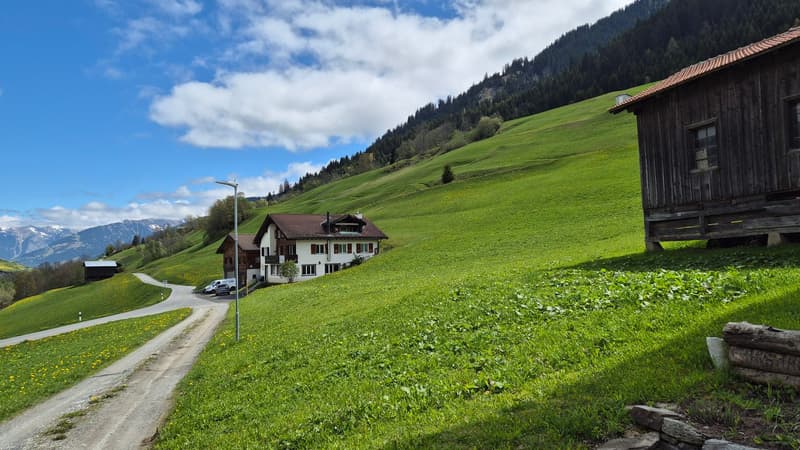 Building plot in a quiet location with a magnificent view in Surin/Lumbrein, Val Lumnezia (2)