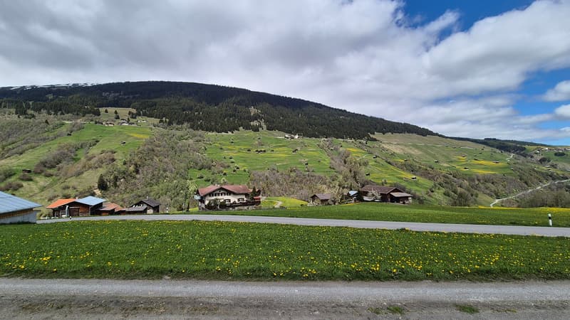 Building plot in a quiet location with a magnificent view in Surin/Lumbrein, Val Lumnezia (6)