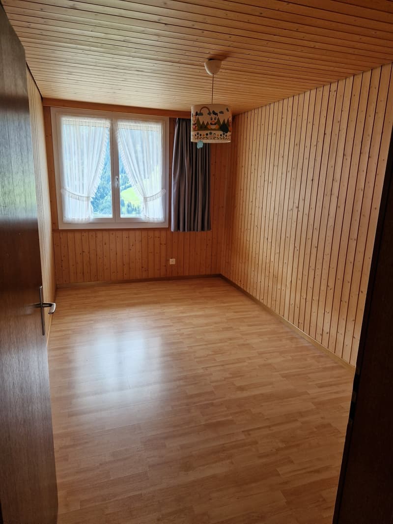 Incantevole appartamento 5.5 locali con vista mozzafiato sulla montagna a Lumbrein (7)