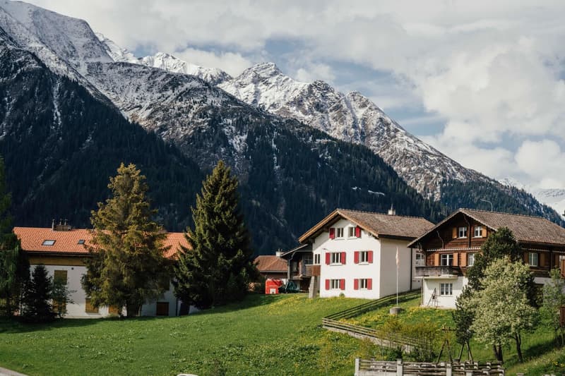 Charming single-family home in Lumbrein with wonderful views of the surrounding mountains (1)