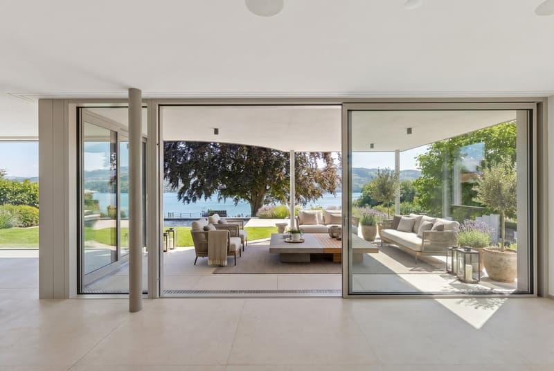 Exklusive Neubauvilla mit Pool und Seeblick (3)