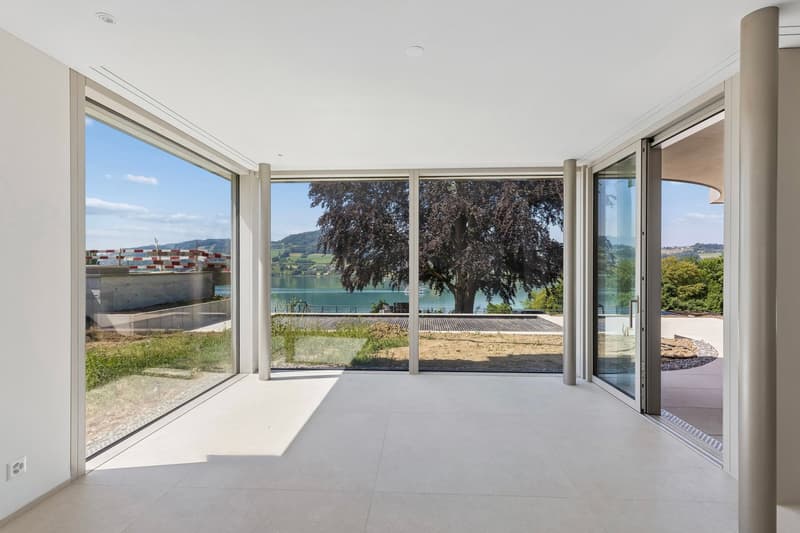 Exklusive Neubauvilla mit Pool und Seeblick (26)