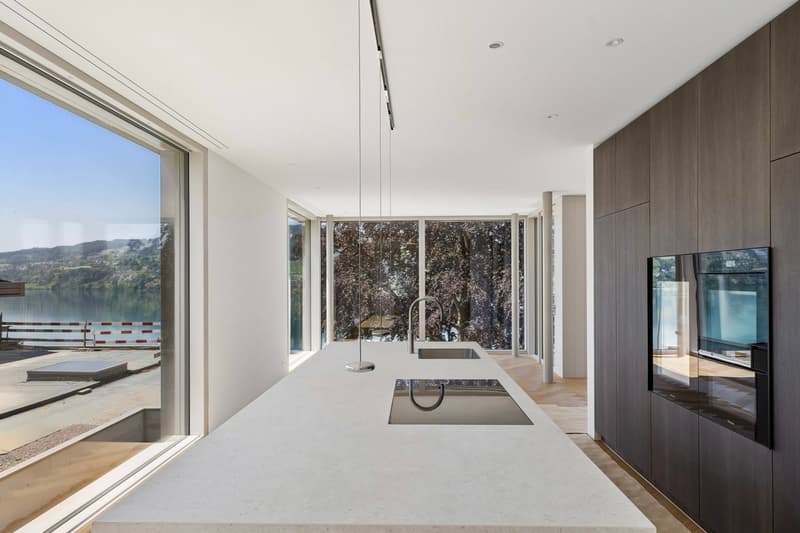 Exklusive Neubauvilla mit Pool und Seeblick (12)