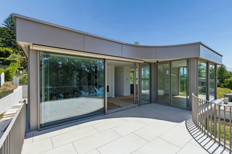 Exklusive Neubauvilla mit Pool und Seeblick (34)