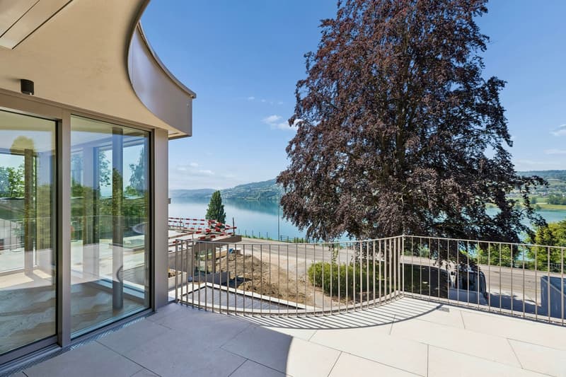 Exklusive Neubauvilla mit Pool und Seeblick (35)