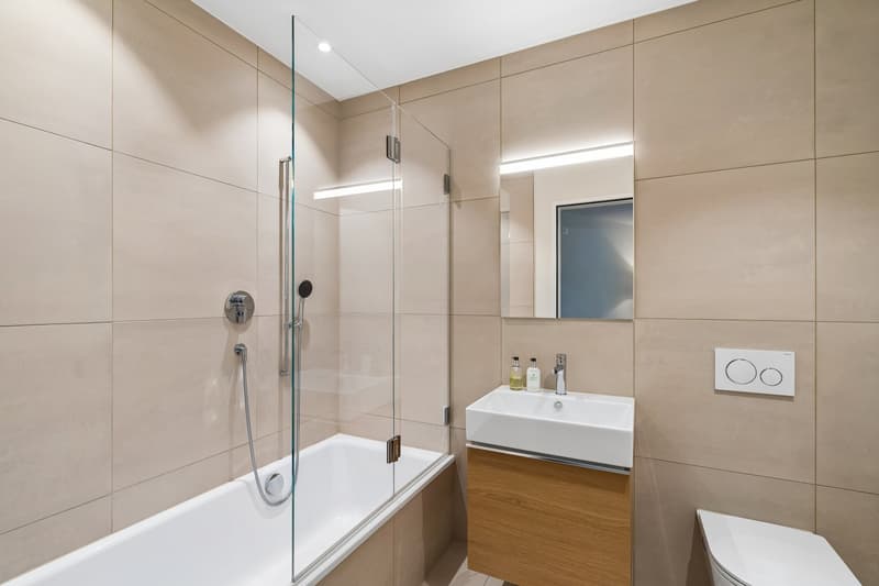 Exklusive 6.5 Zimmer Gartenwohnung mit Sauna (32)