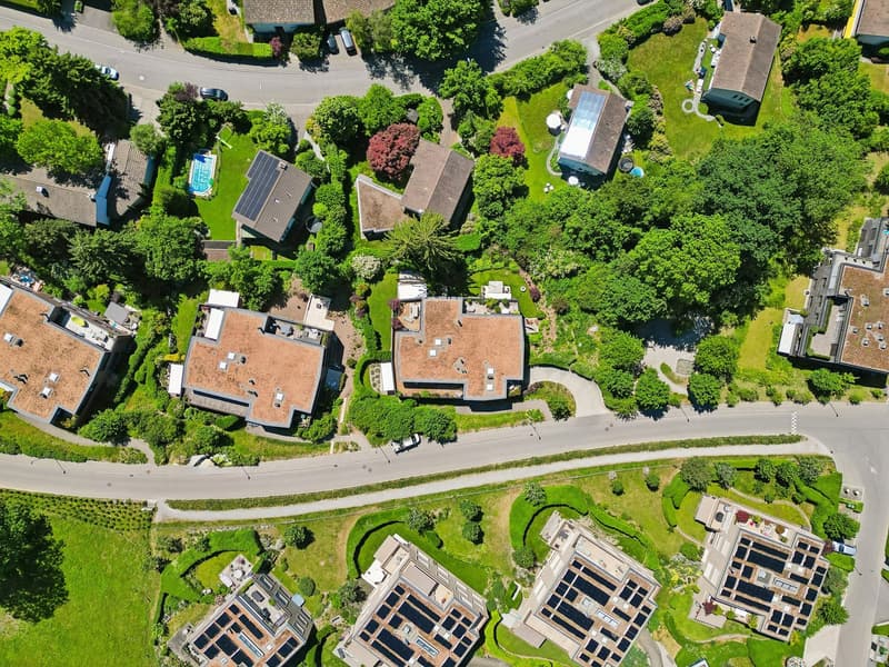 Exklusive 6.5 Zimmer Gartenwohnung mit Sauna (44)