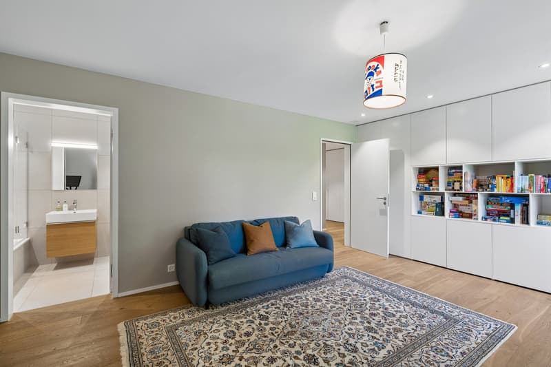 Exklusive 6.5 Zimmer Gartenwohnung mit Sauna (28)