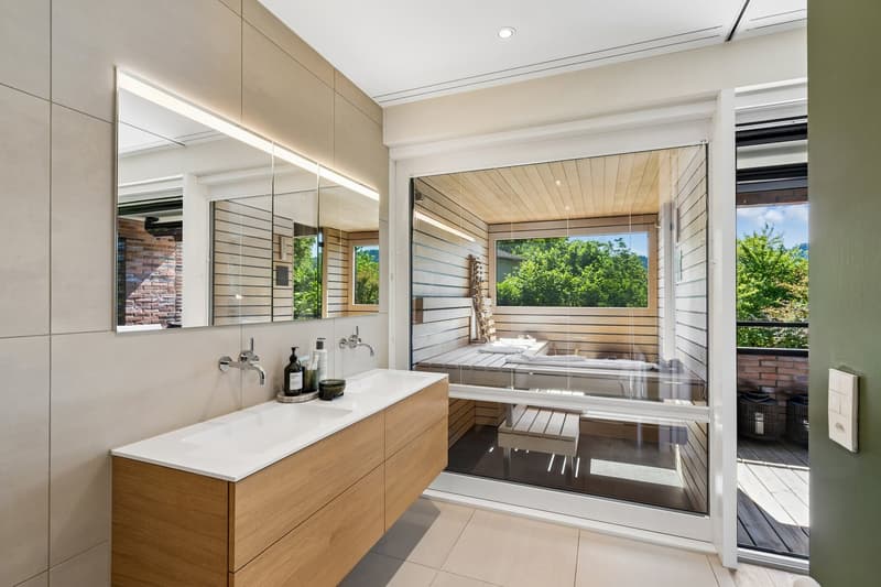 Exklusive 6.5 Zimmer Gartenwohnung mit Sauna (21)