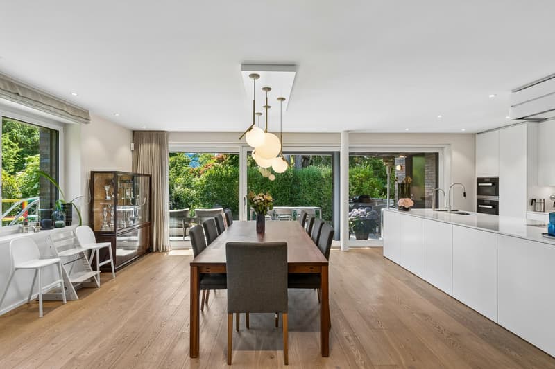 Exklusive 6.5 Zimmer Gartenwohnung mit Sauna (5)