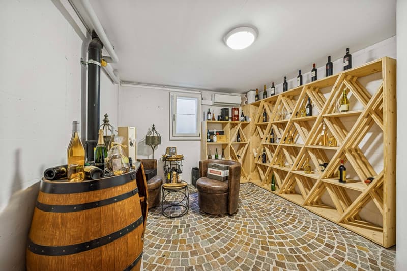 Exklusive Villa mit Indoor-Pool (19)