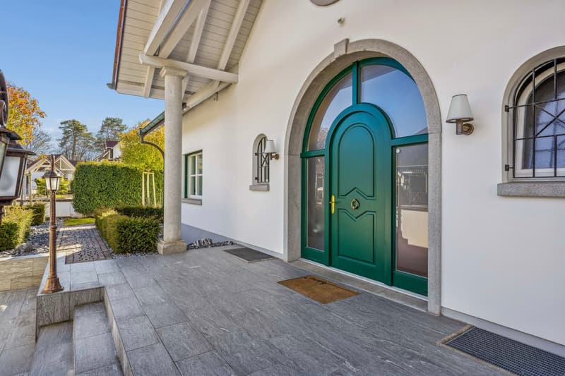 Exklusive Villa mit Indoor-Pool (10)