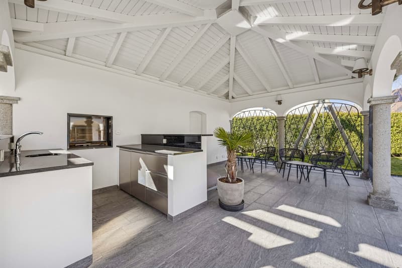 Exklusive Villa mit Indoor-Pool (12)