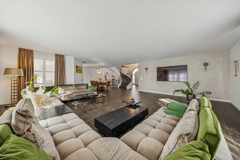 Exklusive Villa mit Indoor-Pool (22)