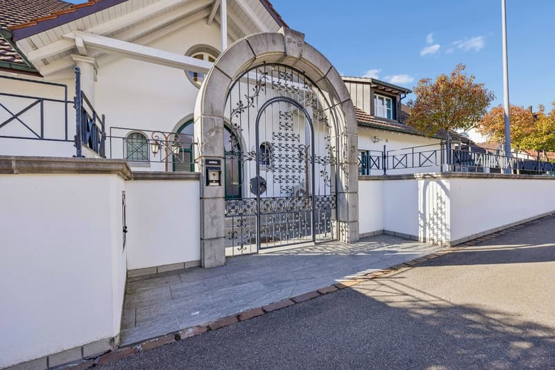 Exklusive Villa mit Indoor-Pool (8)