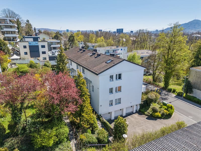 Modernes möbliertes Zimmer mit privatem Zugang in Oberengstringen (21)
