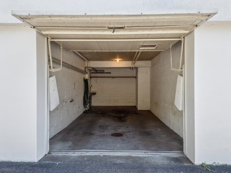 Modernes möbliertes Zimmer mit privatem Zugang in Oberengstringen (22)