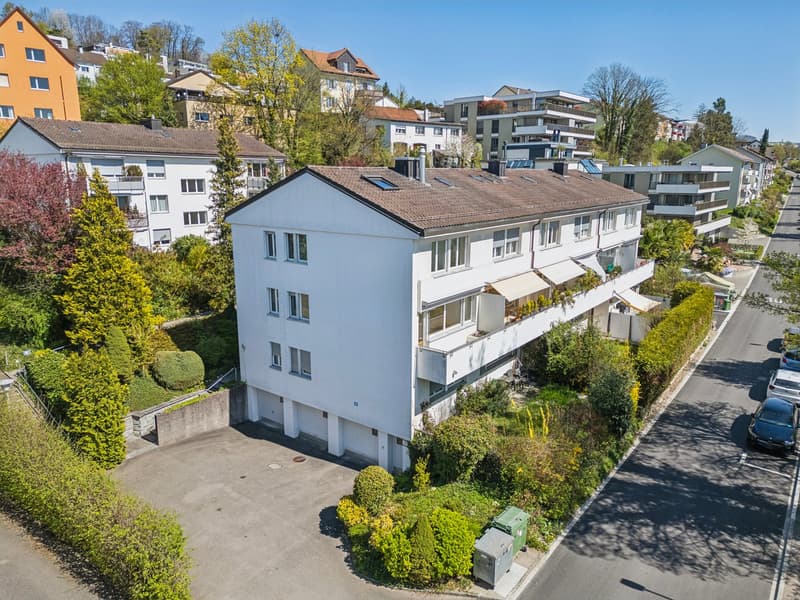 Modernes möbliertes Zimmer mit privatem Zugang in Oberengstringen (23)