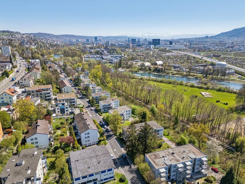 Modernes möbliertes Zimmer mit privatem Zugang in Oberengstringen (19)