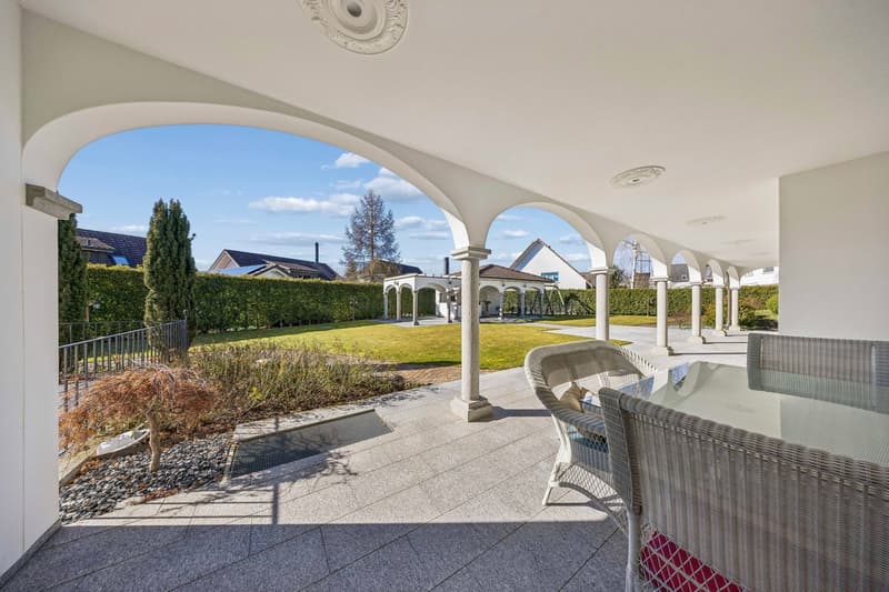 12-Zimmer-Villa mit Indoor-Pool | Mietkauf möglich (14)