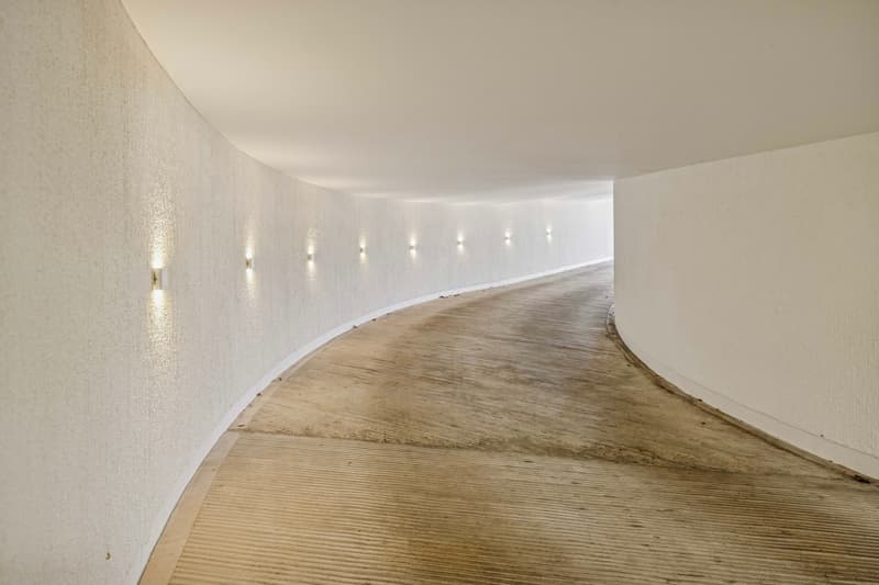 12-Zimmer-Villa mit Indoor-Pool | Mietkauf möglich (18)