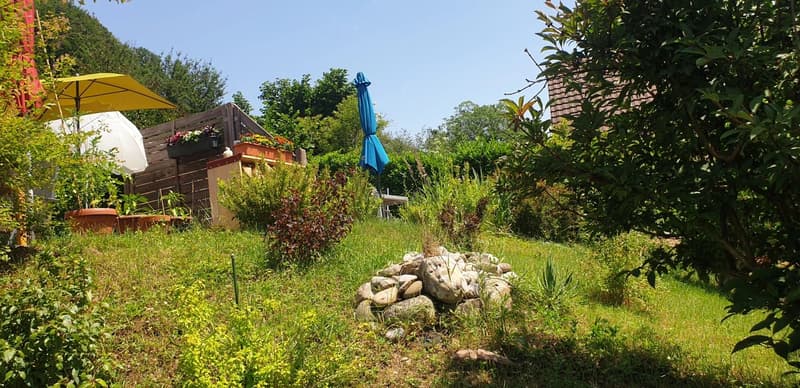 Vivre comme dans une maison unifamiliale avec un espace de sièges de jardin (12)