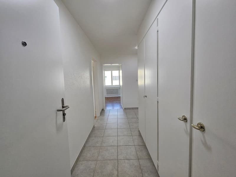LUMINOSO E SPACIOSO IN UNA BUONA POSIZIONE (9)