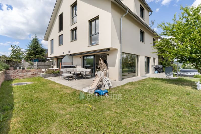 EXKLUSIVE DOPPELHAUSHÄLFTE MIT 151m2 GARTEN, ELTERNSUITE UND HOCHWERTIGEEM AUSBAU - BAUJAHR 2020 (13)