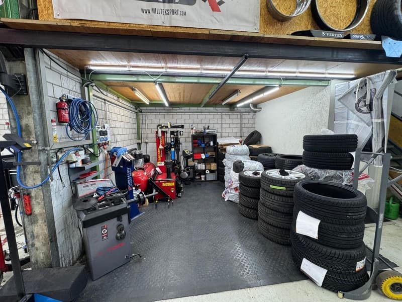 GROSSZÜGIGE GEWERBEFLÄCHE GEEIGNET FÜR AUTOWERKSTATT (10)