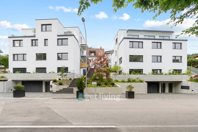 NEUBAU AN TOPLAGE MIT GROSSZÜGIGEM SITZPLATZ (40 M²) SOWIE EIGENER WASCHKÜCHE UND KELLER (17,4 M²). DIE WOHNUNG KANN AUF WUNSCH AUCH MÖBLIERT GEMIETET WERDEN. (8)