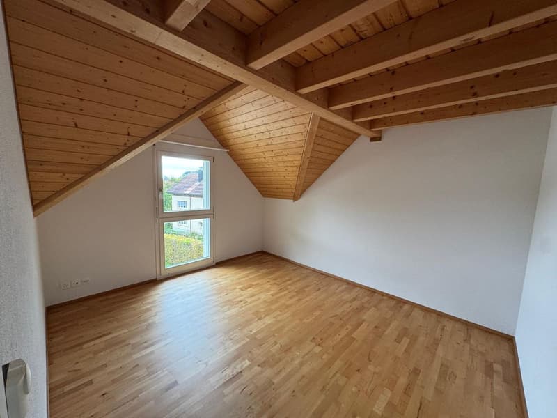 Moderne 4.5-Zimmer-Maisonette-Wohnung in idyllischer Lage (9)