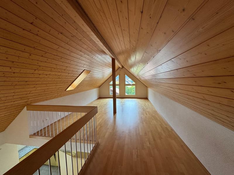 Moderne 4.5-Zimmer-Maisonette-Wohnung in idyllischer Lage (7)
