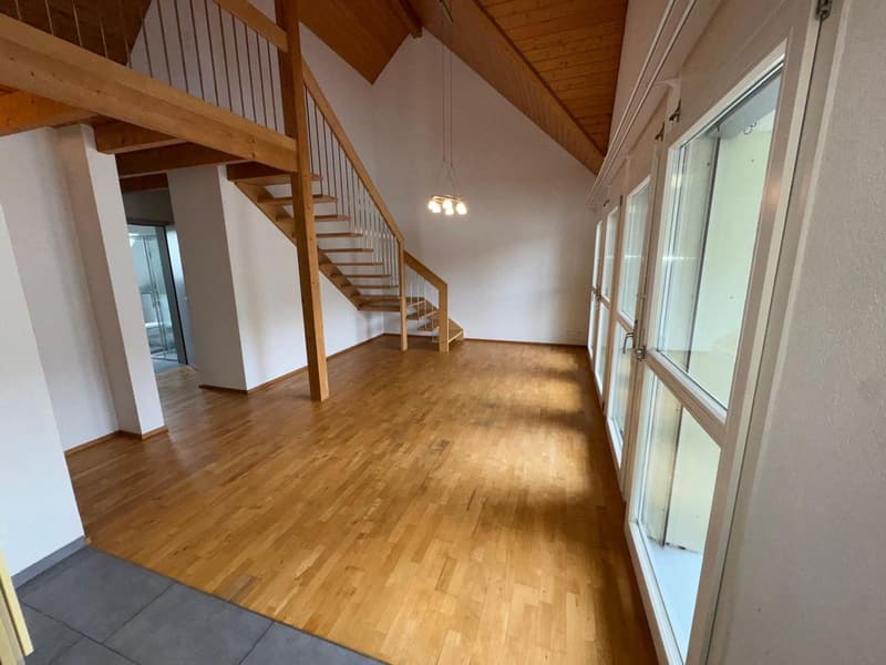 Moderne 4.5-Zimmer-Maisonette-Wohnung in idyllischer Lage (6)