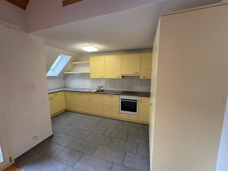 Moderne 4.5-Zimmer Dach-Maisonette-Wohnung in idyllischer Lage (11)