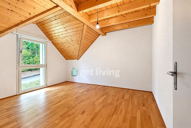 Moderne 4.5-Zimmer Dach-Maisonette-Wohnung in idyllischer Lage (9)