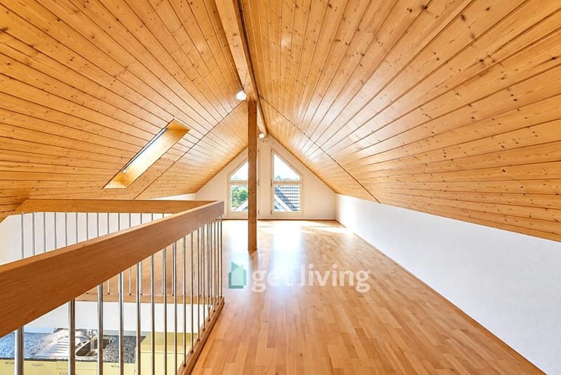 Moderne 4.5-Zimmer Dach-Maisonette-Wohnung in idyllischer Lage (7)