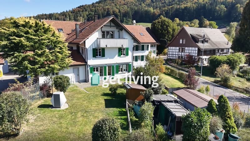 WOHNEN WIE IM EINFAMILIENHAUS - MIT RIESIGEM GARTEN! (1)