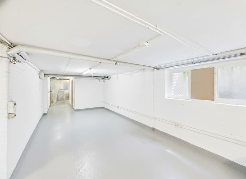 Sales area, workshop & storage – ideal for crafts and service businesses (13)